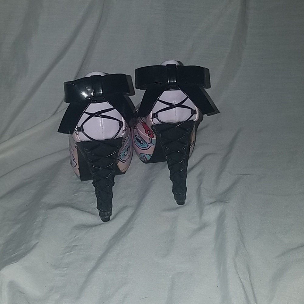 High heels - Picture 3 of 3
